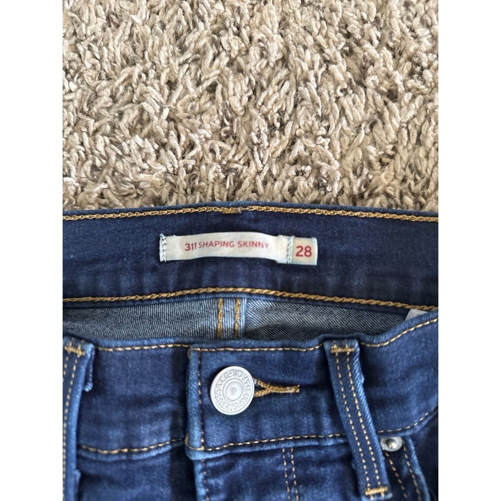 Levi's Women's Skinny Jeans in Dark Blue Denim - Picture 4 of 10